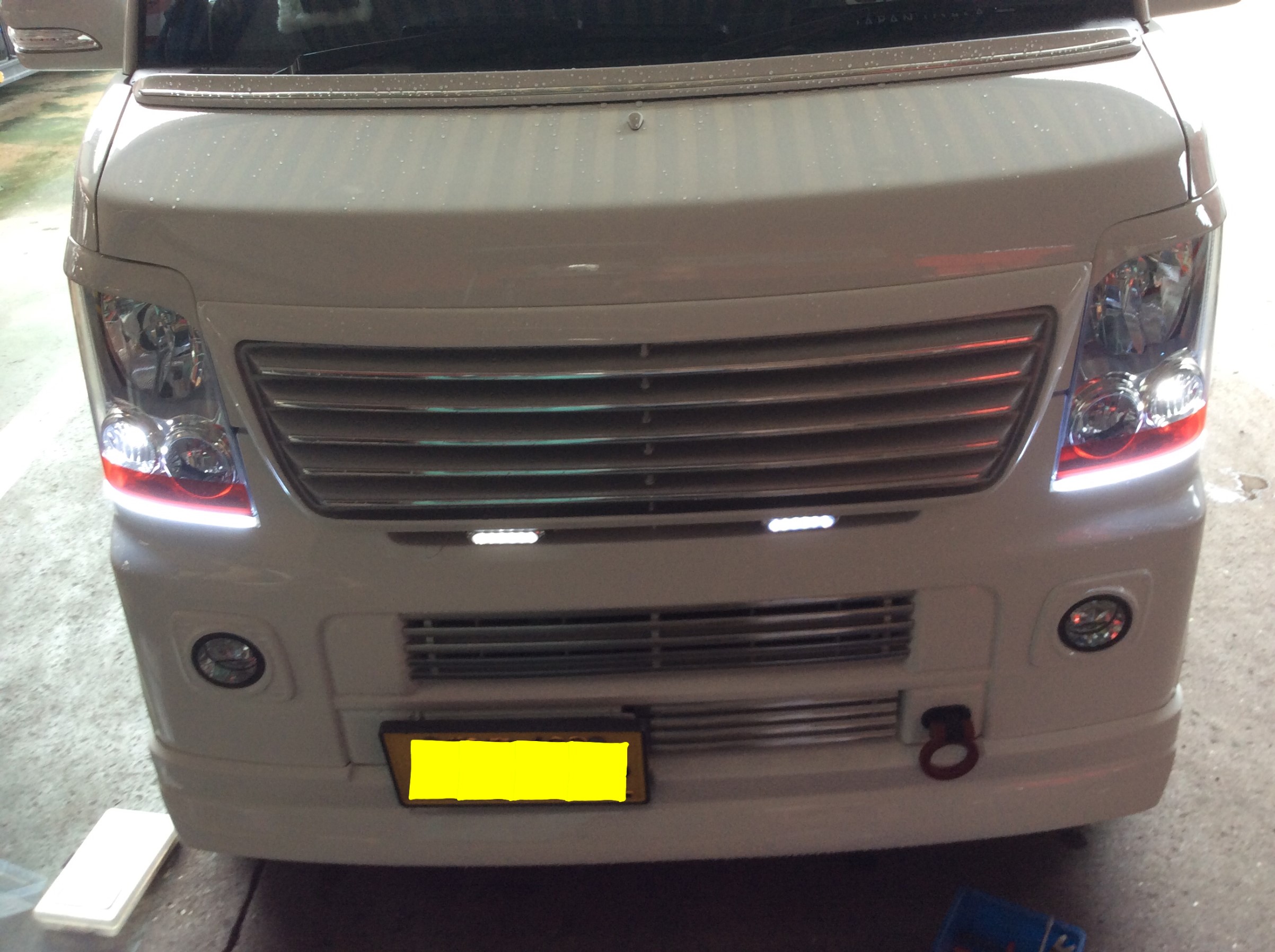 Ledチューブ取付しました スズキ エブリイワゴン スタッフ日記 ミスタータイヤマン 高石 大阪府 和歌山県のタイヤ カー用品ショップ ブリヂストンのタイヤ専門店