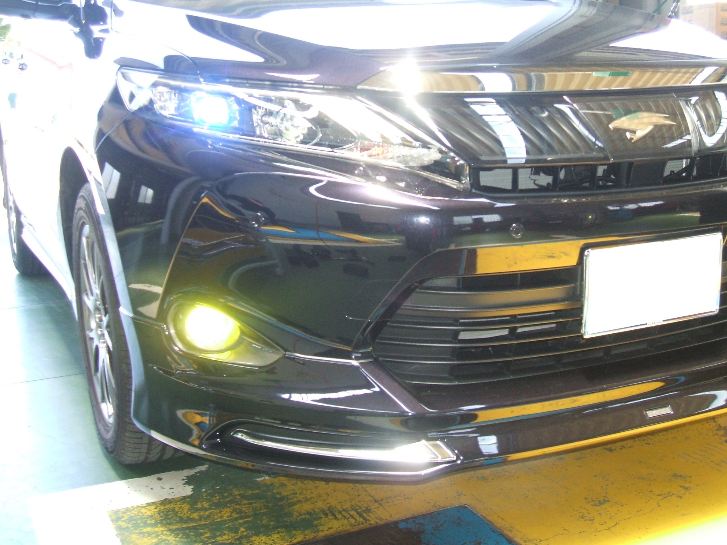 ハリアー Ledフォグランプ交換 トヨタ ハリアー その他 スタッフ日記 ミスタータイヤマン 岡谷 長野県のタイヤ カー用品ショップ ブリヂストンのタイヤ専門店
