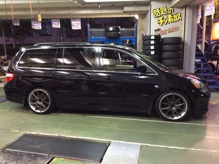 ｕｓで車高短なオデッセイ ホイール装着 ホンダ オデッセイ ホイール タイヤ ホイール関連 ホイール交換 技術 サービス ミスタータイヤマン 井草店 東京都のタイヤ カー用品ショップ ブリヂストンのタイヤ専門店