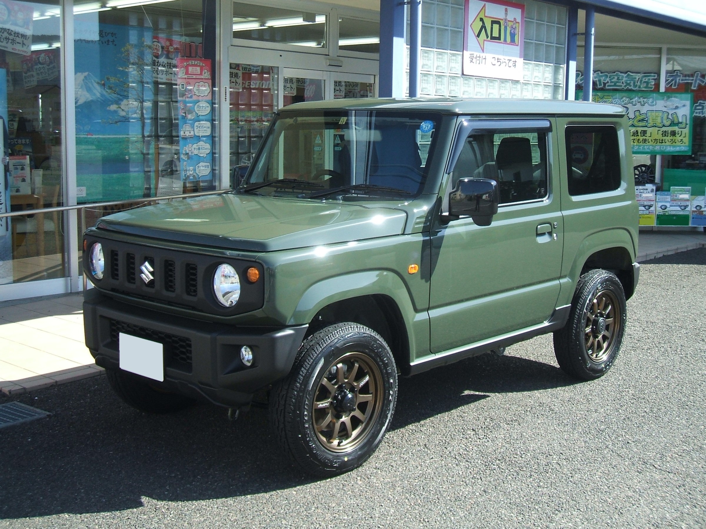 Newジムニーに Kcデコールa Lap Jを装着しました スズキ ジムニー タイヤ タイヤ ホイール関連 乗用車用タイヤ交換 スタッフ日記 ミスタータイヤマン 岡谷 長野県のタイヤ カー用品ショップ ブリヂストンのタイヤ専門店