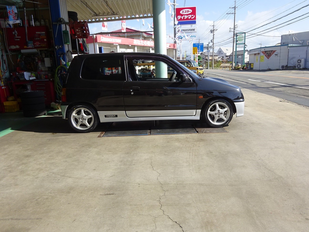 Ha21s アルトワークス タイヤ交換 スズキ アルトワークス4wd タイヤ タイヤ ホイール関連 乗用車用タイヤ交換 スタッフ日記 ミスタータイヤマン M Tech ブリヂストンのタイヤ専門店 ミスタータイヤマン