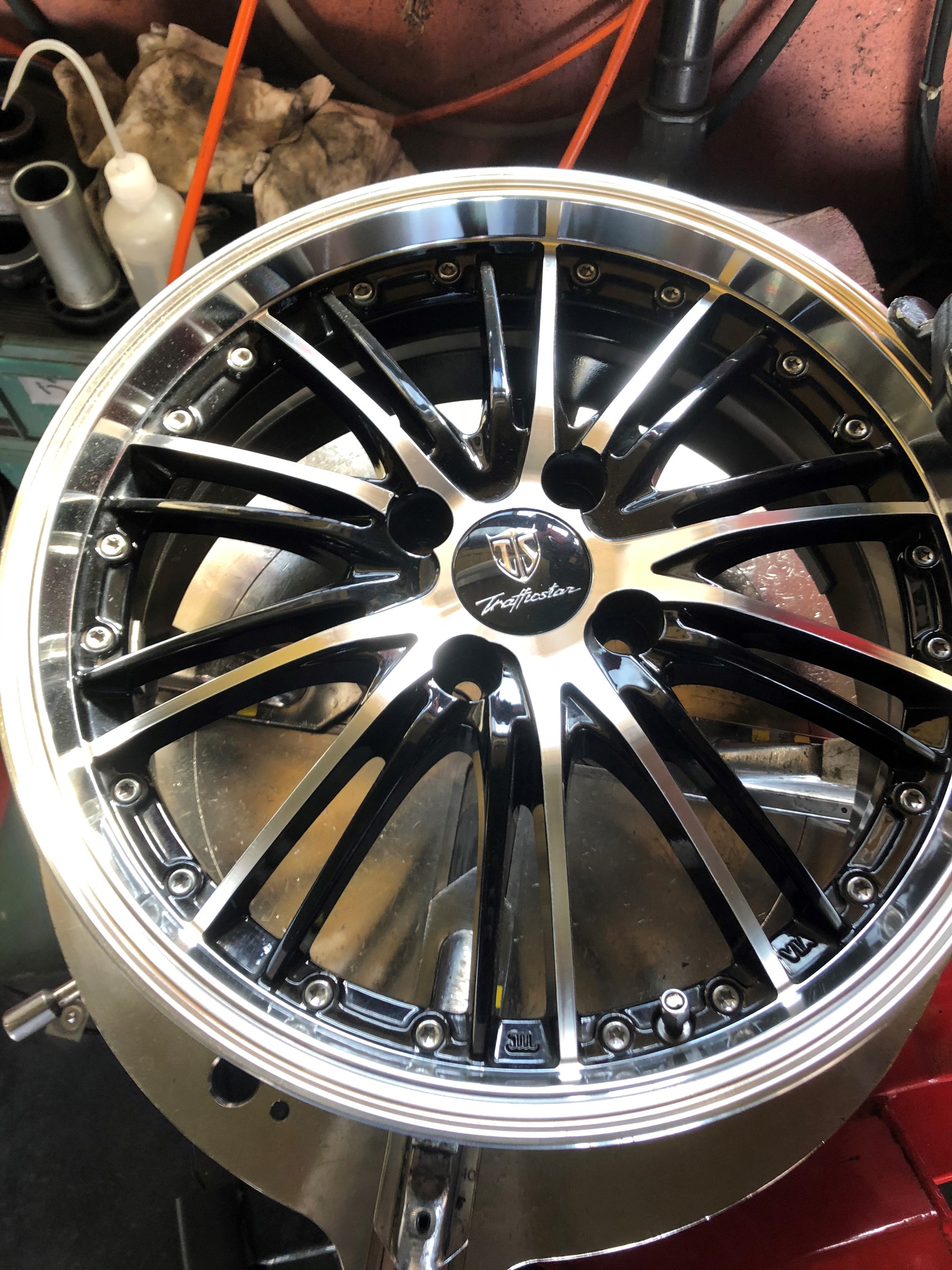 取引中】ホイール 19インチ トラフィックスター VX