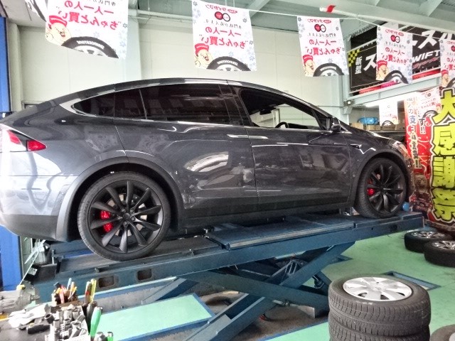 テスラ モデルX・パジェロにスタッドレスタイヤ | 三菱 パジェロ