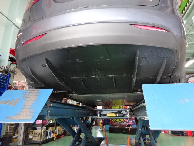 テスラ モデルX・パジェロにスタッドレスタイヤ | 三菱 パジェロ