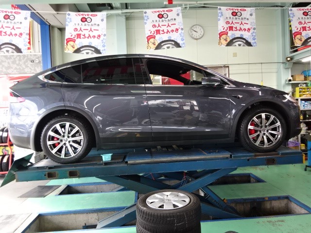 テスラ モデルX・パジェロにスタッドレスタイヤ | 三菱 パジェロ