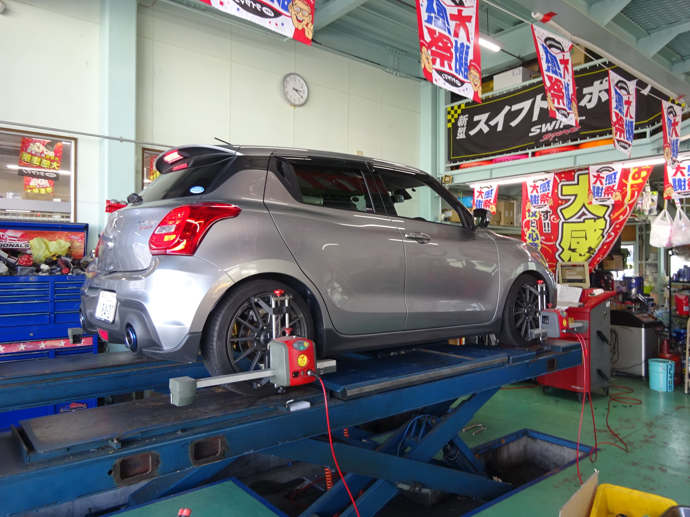 スイフトスポーツZC33SにHKS ハイパーマックスGT | スズキ スイフト