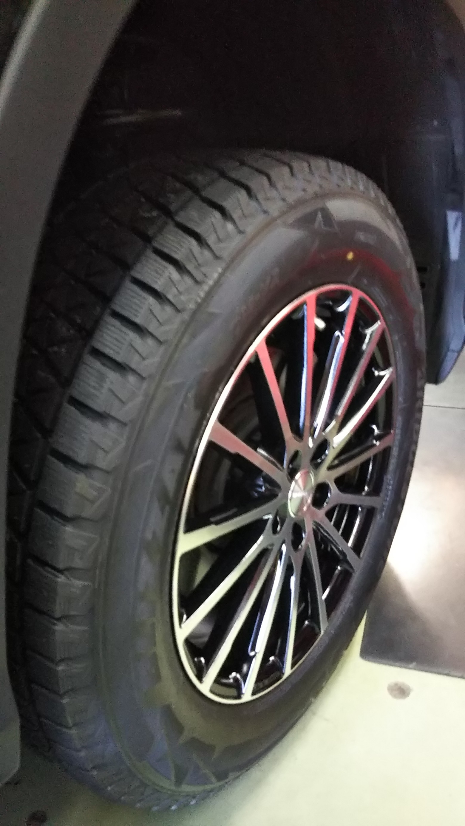 レクサスRX スタッドレス純正空気圧センサー付き　DM-V2 235/65R18