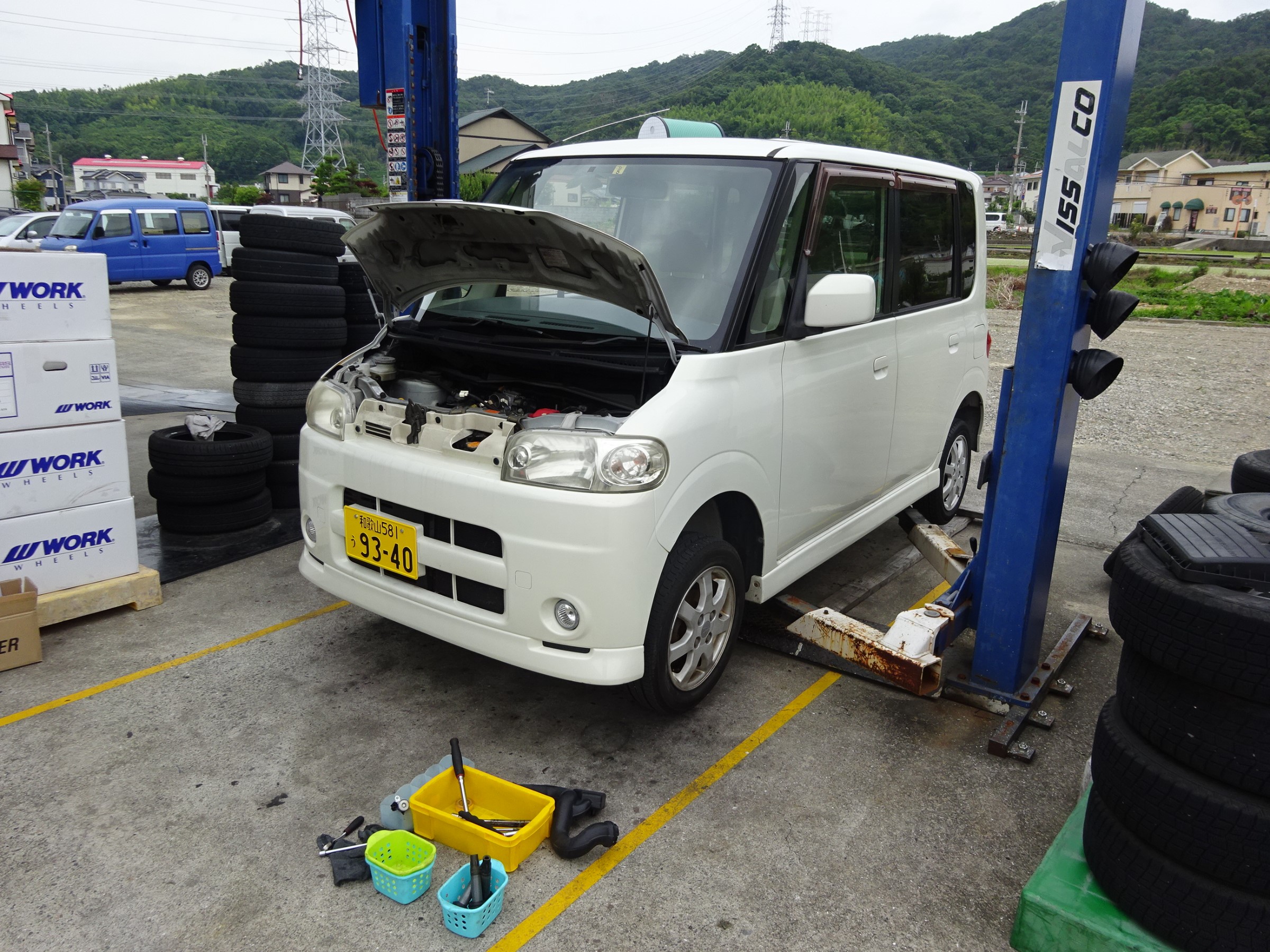 タントオイル漏れ修理 ダイハツ タントカスタム メンテナンス商品 オイル関連 エンジンオイル交換 スタッフ日記 ミスタータイヤマン M Tech ブリヂストンのタイヤ専門店 ミスタータイヤマン