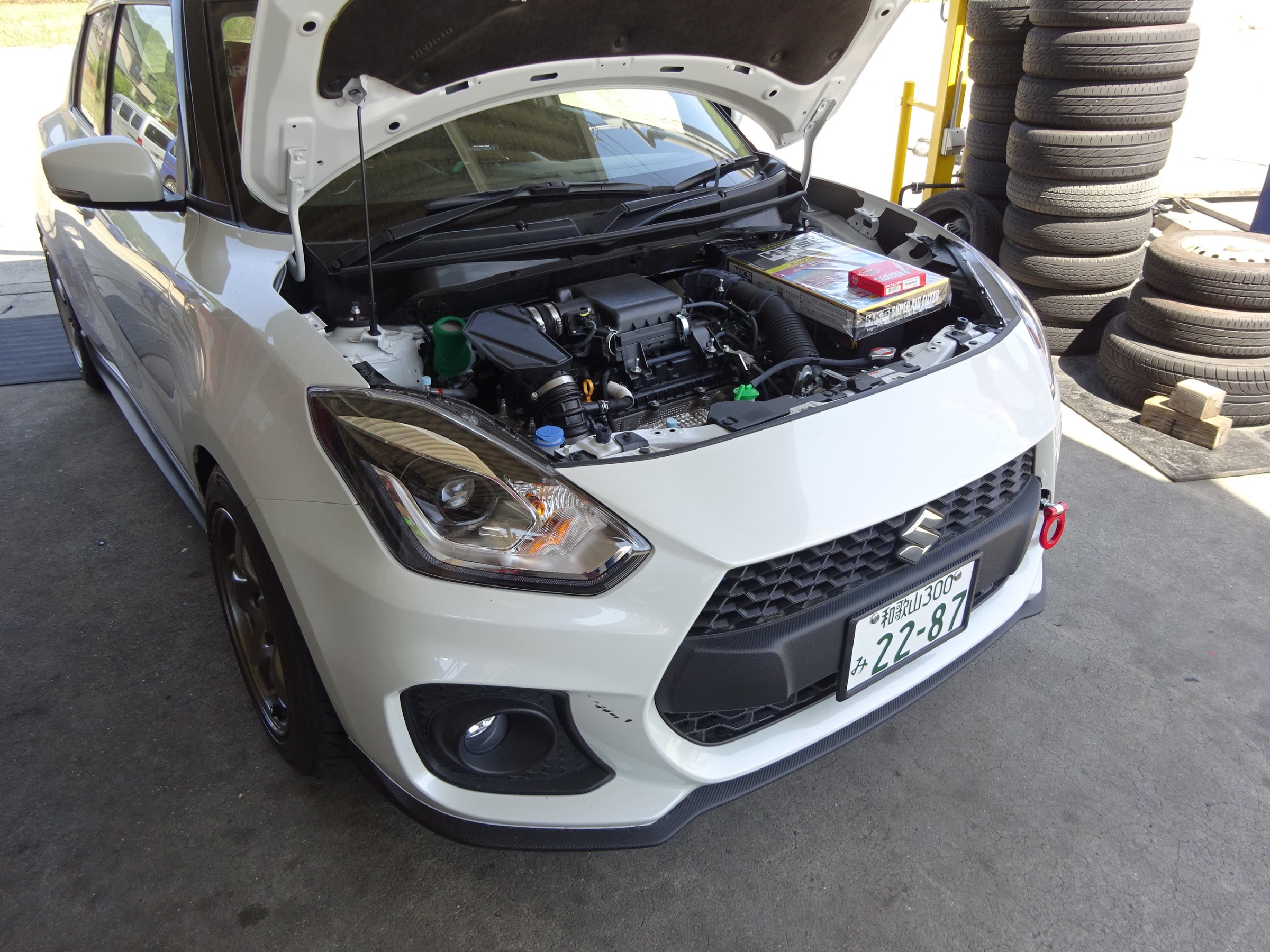 スイフトスポーツZC33S デモカー | スズキ スイフト スポーツ メンテナンス商品 バッテリー・その他メンテナンス関連 > プラグ交換  ブレーキパット交換 | スタッフ日記 | ミスタータイヤマン M-Tech | ブリヂストンのタイヤ専門店 ミスタータイヤマン