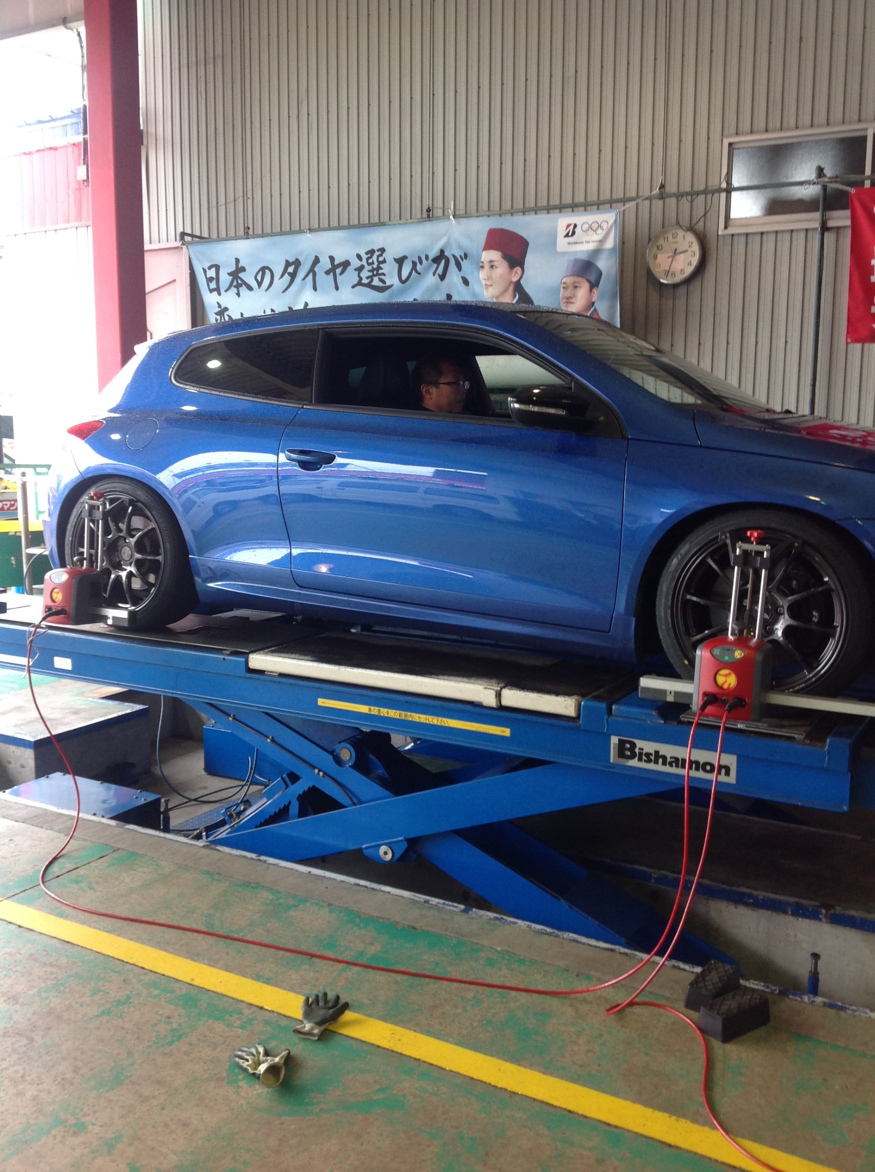 フォルクスワーゲン シロッコ Potenzas007a装着の巻 フォルクスワーゲン シロッコ タイヤ スタッフ日記 ミスタータイヤマン 多治見店 タイヤ カー用品ショップ ブリヂストンのタイヤ専門店