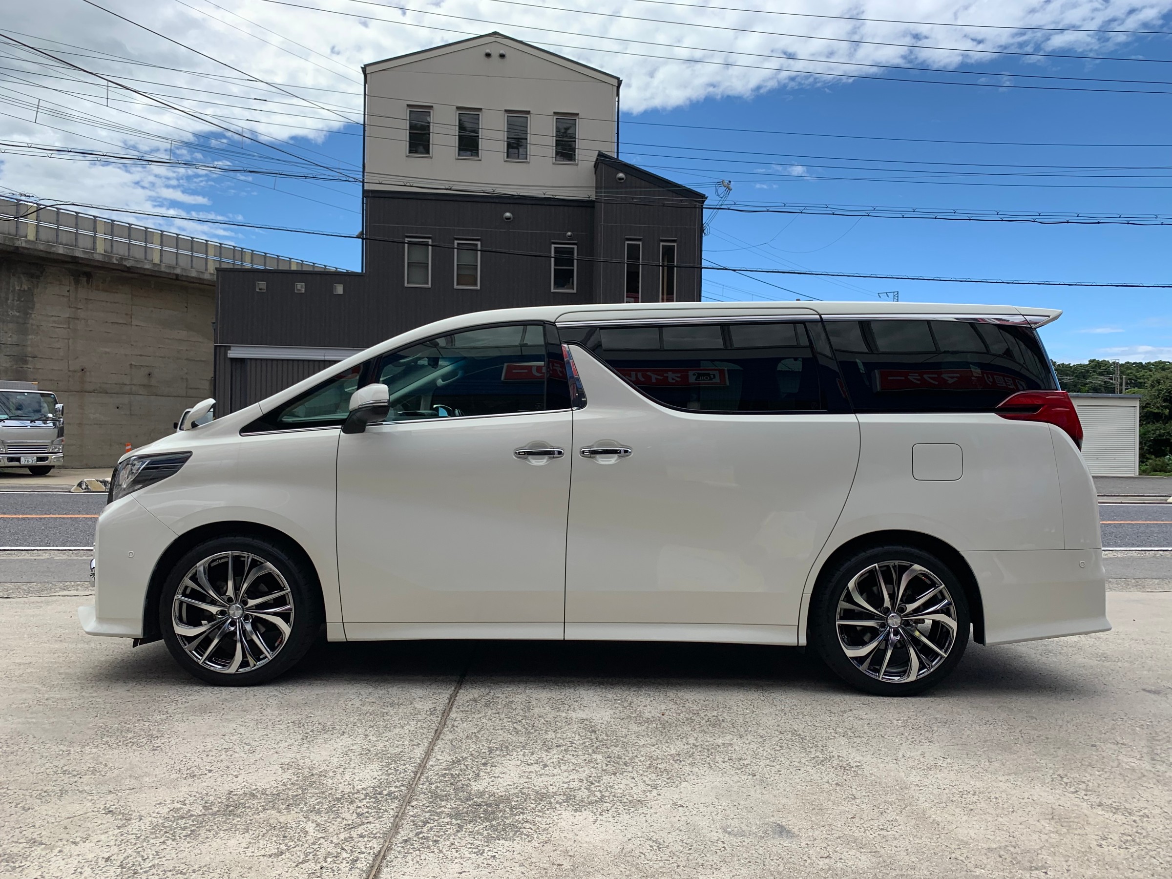 H様 アルファード | その他 | 商品情報 | ミスタータイヤマン まんが