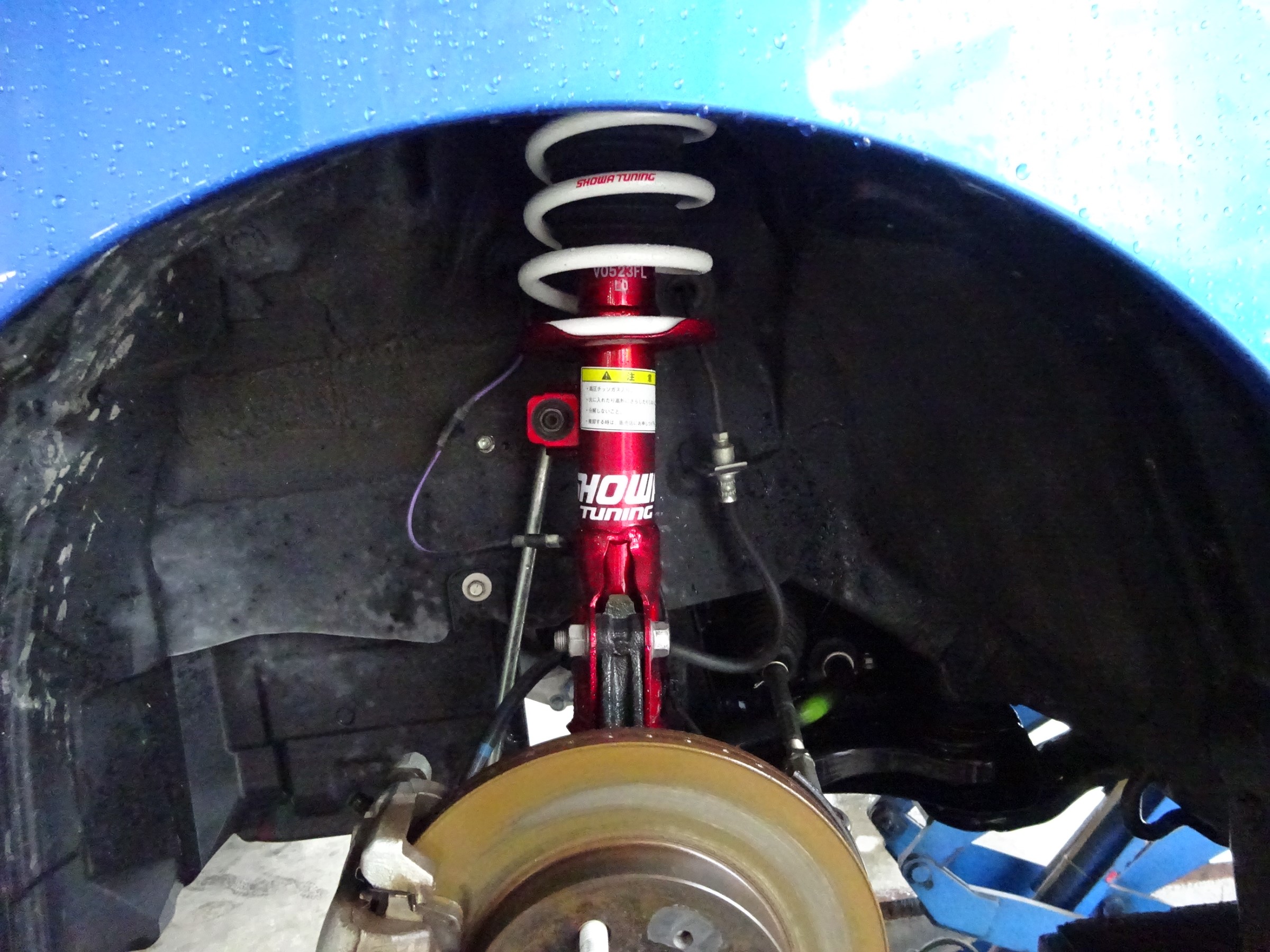 LA400K ダイハツコペンにショーワ サスペンション一式