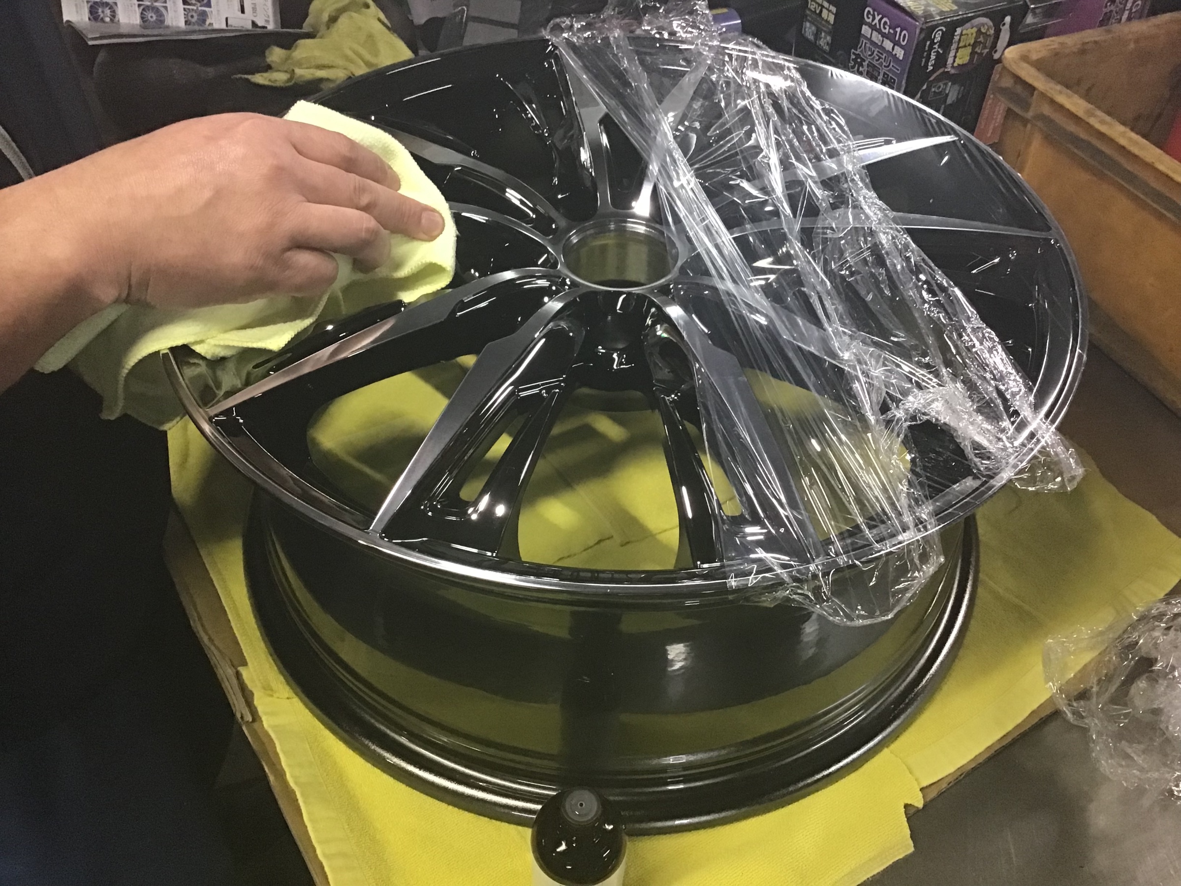 アルミホイールのガラスコーティング | スタッフ日記 | ミスター