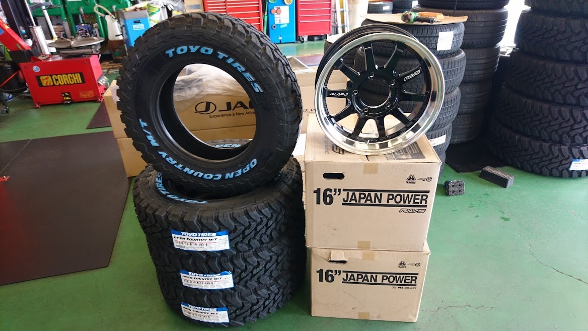 スズキ ジムニーシエラにリフトアップキット取付＆ホイールセットなど