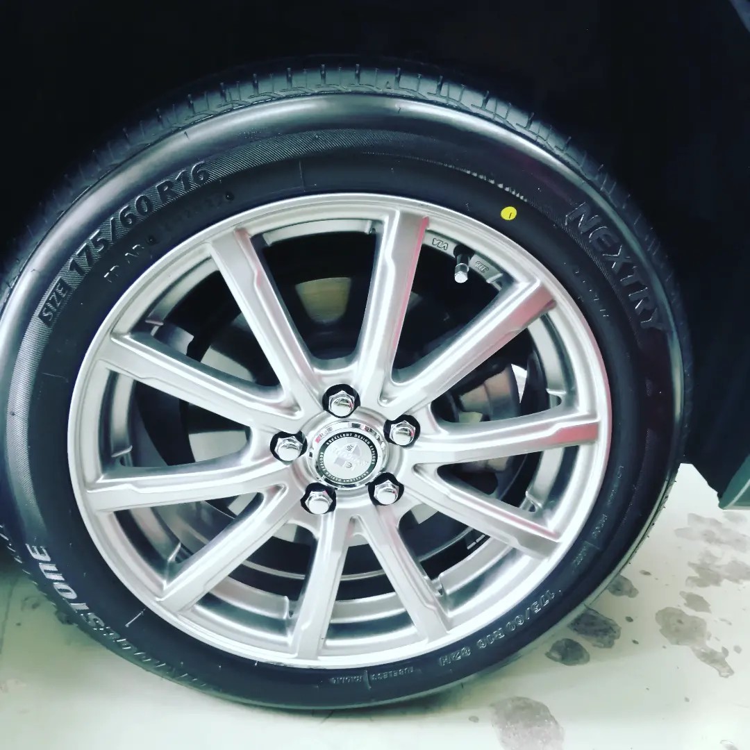 トヨタ ラクティス タイヤ交換(*^^*ゞ | トヨタ ラクティス タイヤ