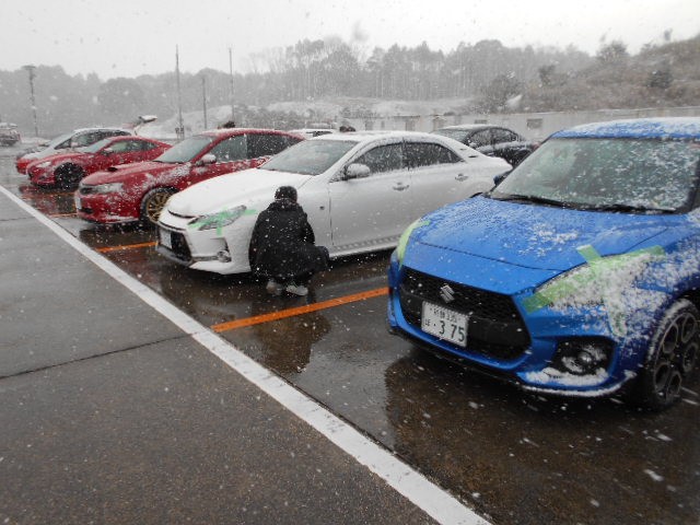 鈴鹿ツインサーキット走行会参加 スズキ スイフト スポーツ その他 その外サービス 事故保険対応 代車常備 スタッフ日記 ミスタータイヤマン M Tech ブリヂストンのタイヤ専門店 ミスタータイヤマン