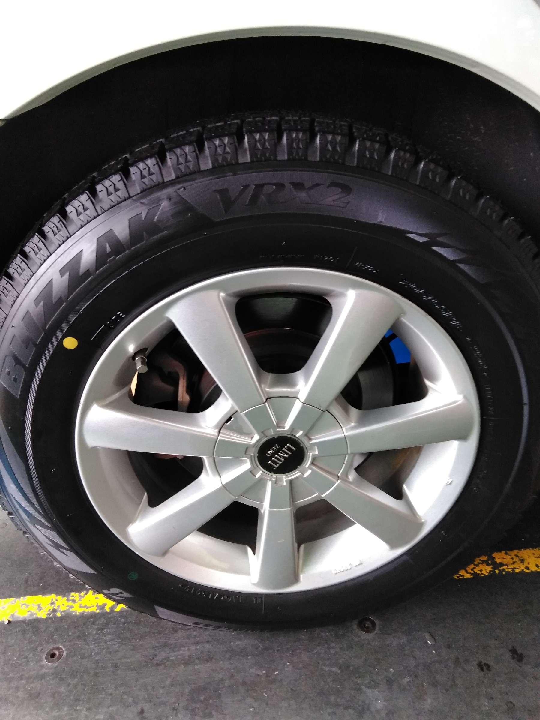 本日の作業 ホンダ オデッセイ タイヤ タイヤ ホイール関連 乗用車用タイヤ交換 スタッフ日記 ミスタータイヤマン 高石 大阪府 和歌山県のタイヤ カー用品ショップ ブリヂストンのタイヤ専門店