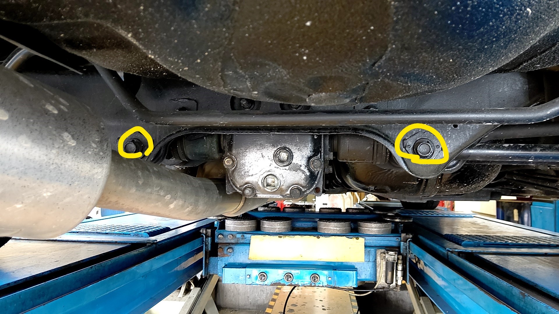 車の骨盤矯正 スバル インプレッサ その他 タイヤ ホイール関連 アライメント調整 スタッフ日記 ミスタータイヤマン 呉店 広島県のタイヤ カー用品ショップ ブリヂストンのタイヤ専門店 ミスタータイヤマン