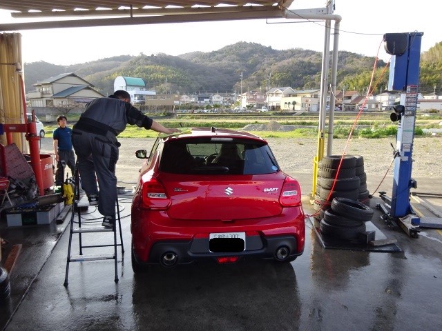 Swk Zc33sスイフトスポーツ納車 新型ケルヒャー スズキ スイフト スポーツ その他 カー用品取付 マフラー類取付 スタッフ日記 ミスタータイヤマン M Tech ブリヂストンのタイヤ専門店 ミスタータイヤマン