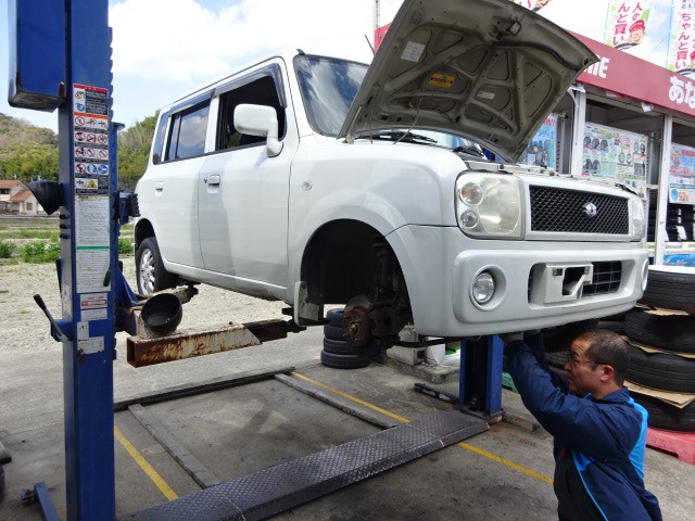 ラパンベルト交換 旧規格アルトの車検 自転車で スズキ ラパン メンテナンス商品 その外サービス 車検 スタッフ日記 ミスタータイヤマン M Tech ブリヂストンのタイヤ専門店 ミスタータイヤマン