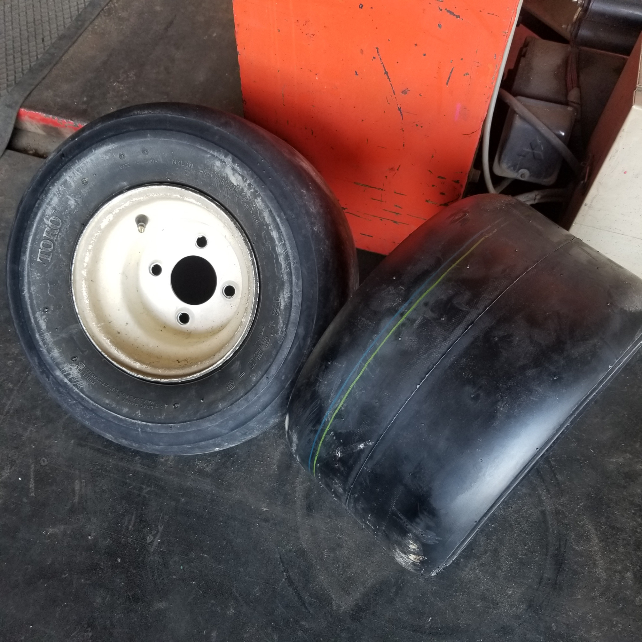 タイヤ入れ替え作業 スタッフ日記 ミスタータイヤマン 名寄店 北海道のタイヤ カー用品ショップ ブリヂストンのタイヤ専門店