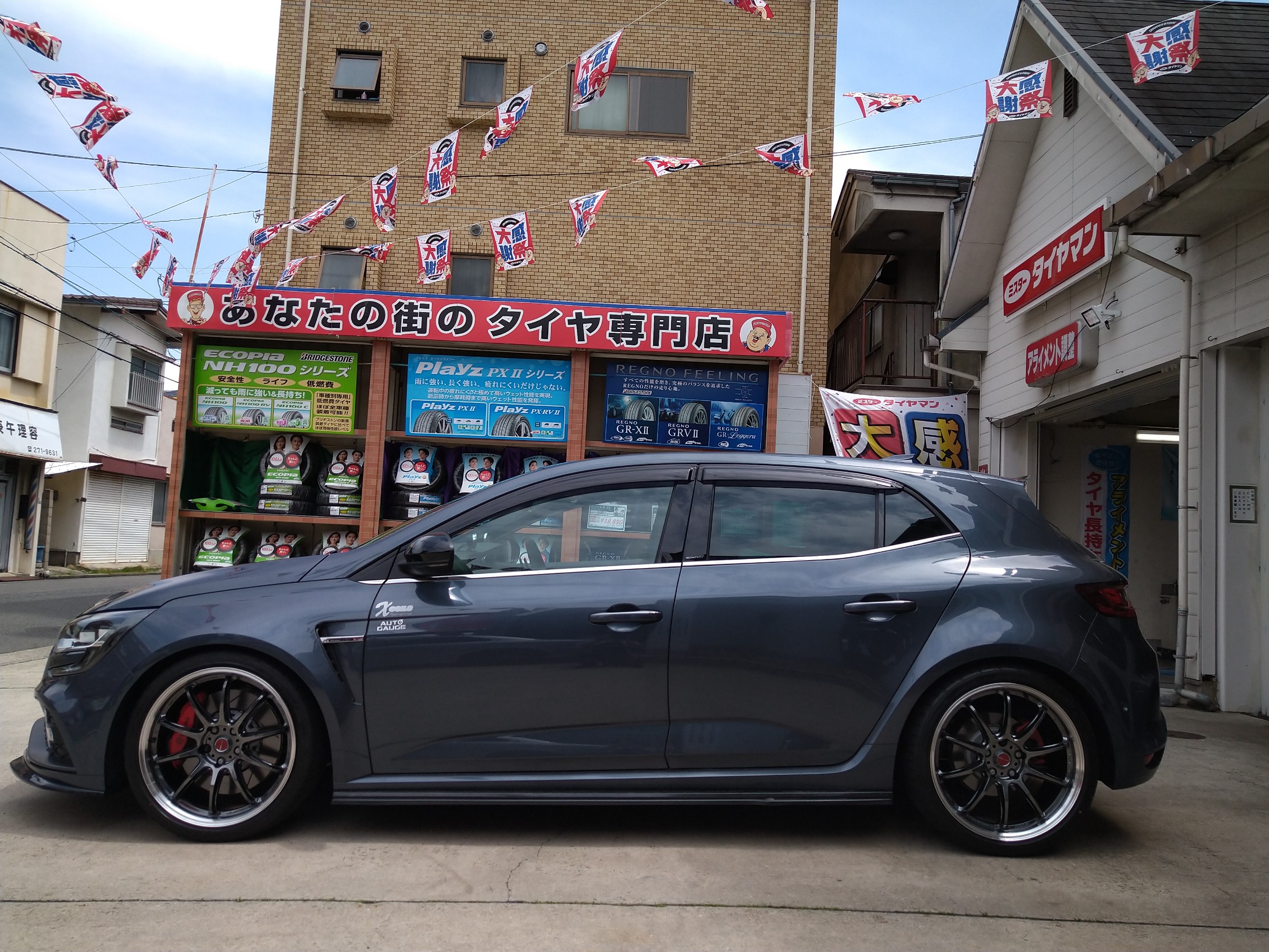 メガーヌRS トロフィー　純正ホイール　タイヤ付 希少品】ルノー メガーヌ RSトロフィー 純正 19in 8.5J +54