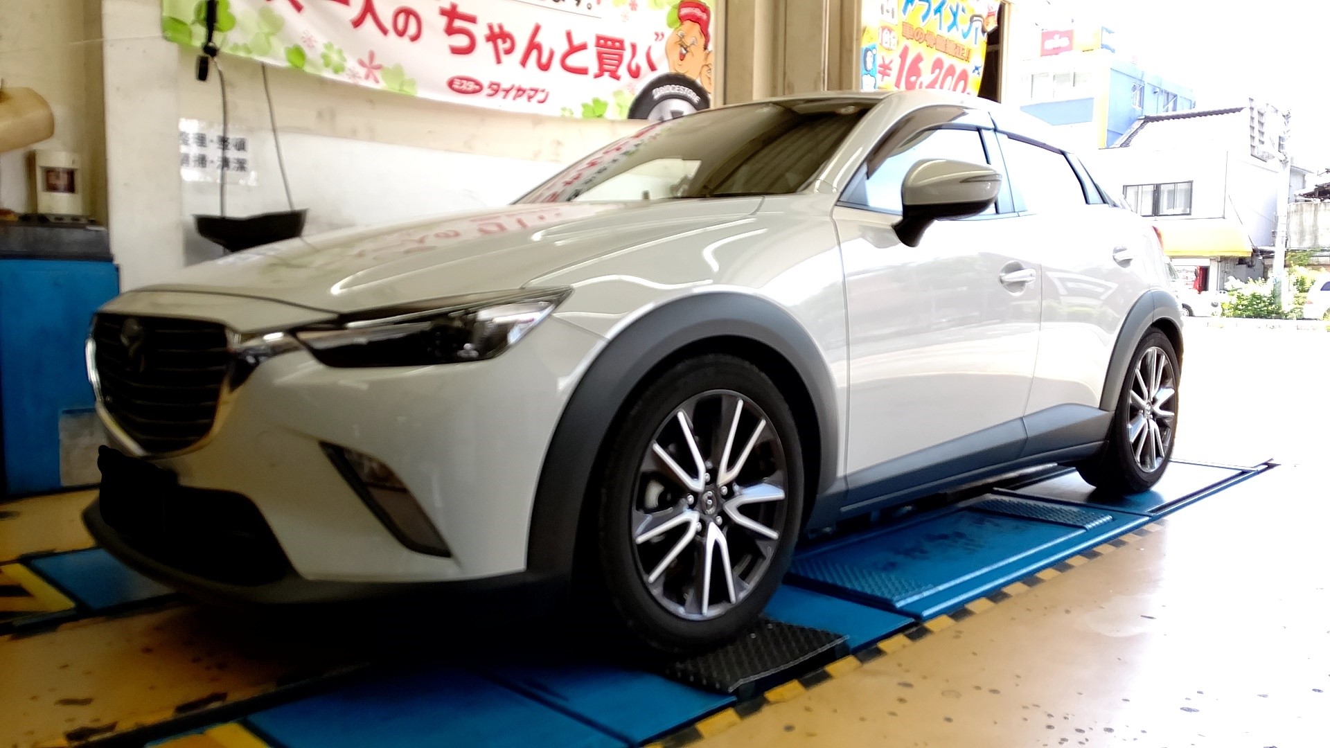 ドレスアップは足元から マツダ Cx 3 ホイール タイヤ ホイール関連 ホイール交換 スタッフ日記 ミスタータイヤマン 呉店 広島県のタイヤ カー用品ショップ ブリヂストンのタイヤ専門店 ミスタータイヤマン