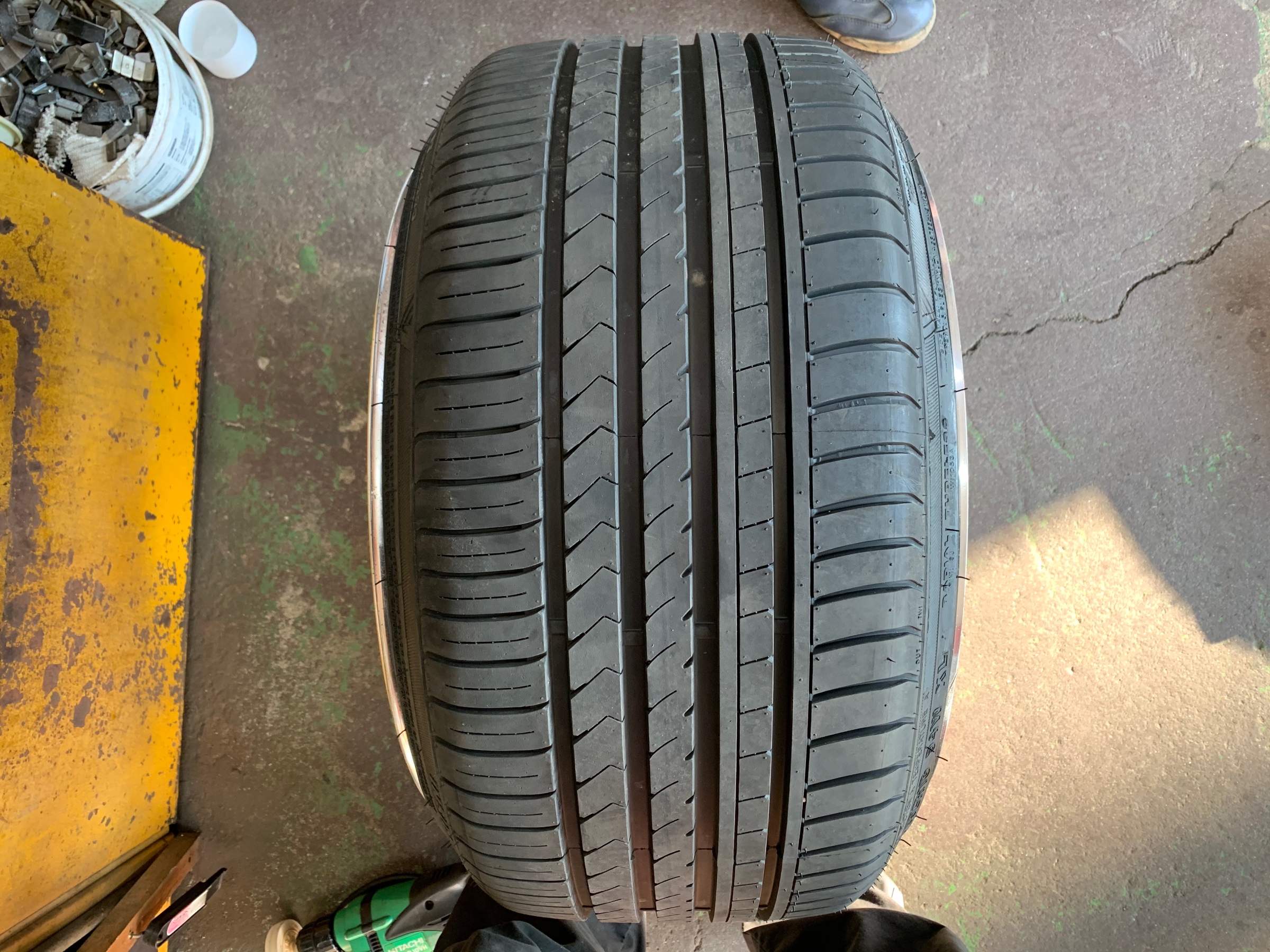 215-45-18インチ引き取り 14インチ 引っ張りタイヤ 持ち込みタイヤ交換 185/60R14