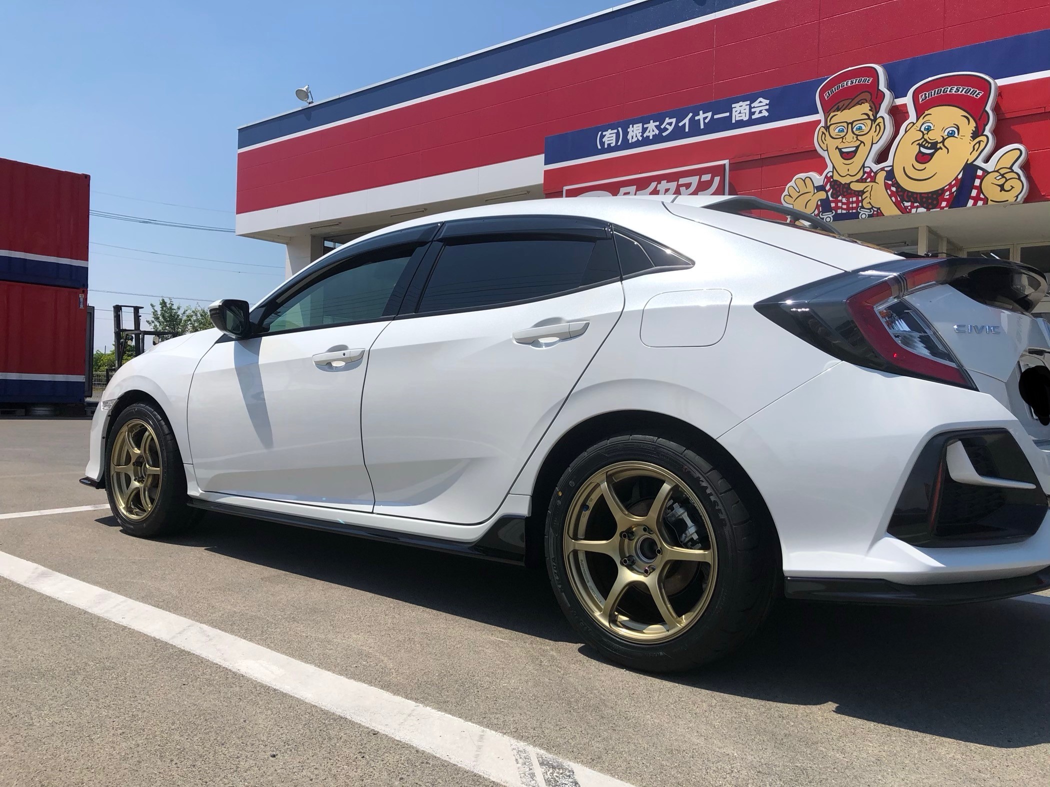 納車したその日の装着 スタッフ日記 ミスタータイヤマン 南佐野 栃木県のタイヤ カー用品ショップ ブリヂストンのタイヤ専門店