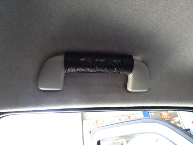 トールにアシストグリップ追加 ステップワゴン車検整備 ダイハツ タント メンテナンス商品 その外サービス 車検 スタッフ日記 ミスタータイヤマン M Tech ブリヂストンのタイヤ専門店 ミスタータイヤマン