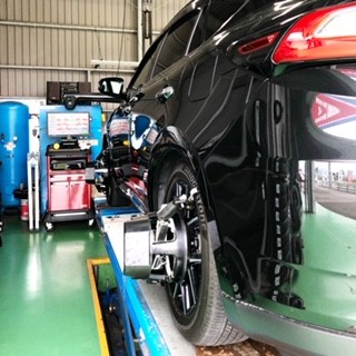 トヨタ・ハリアー（60系）」のアライメント調整 | トヨタ ハリアー