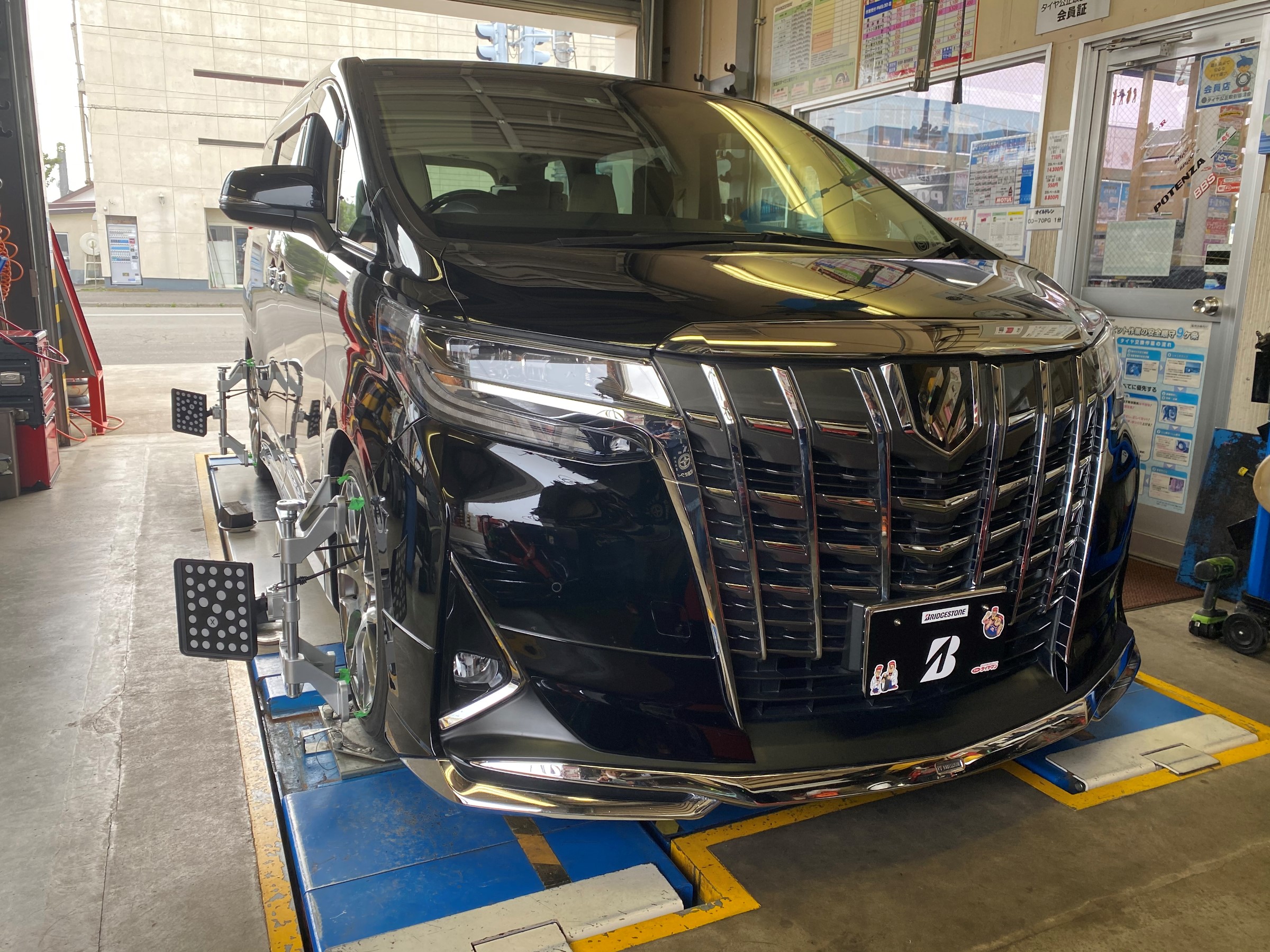 30アルファード後期さん、車高調取り付け＆お決まりのアライメント調整