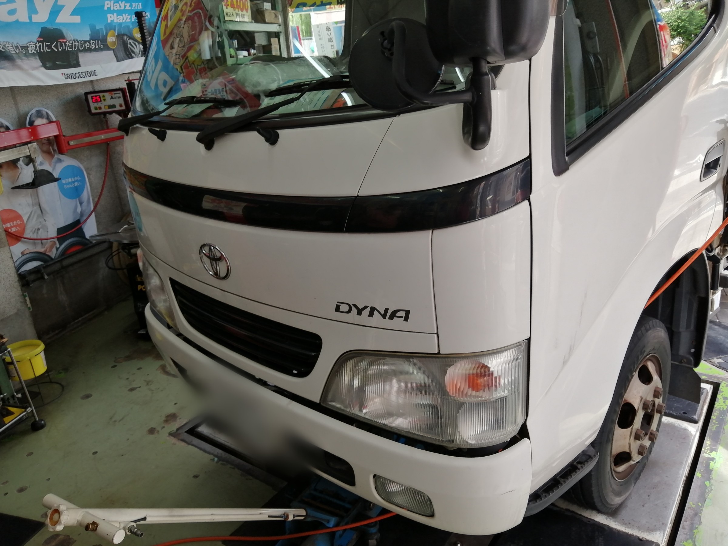 トヨタ ダイナ タイヤ交換編 (・∀・)人(・∀・)  トヨタ タイヤ 