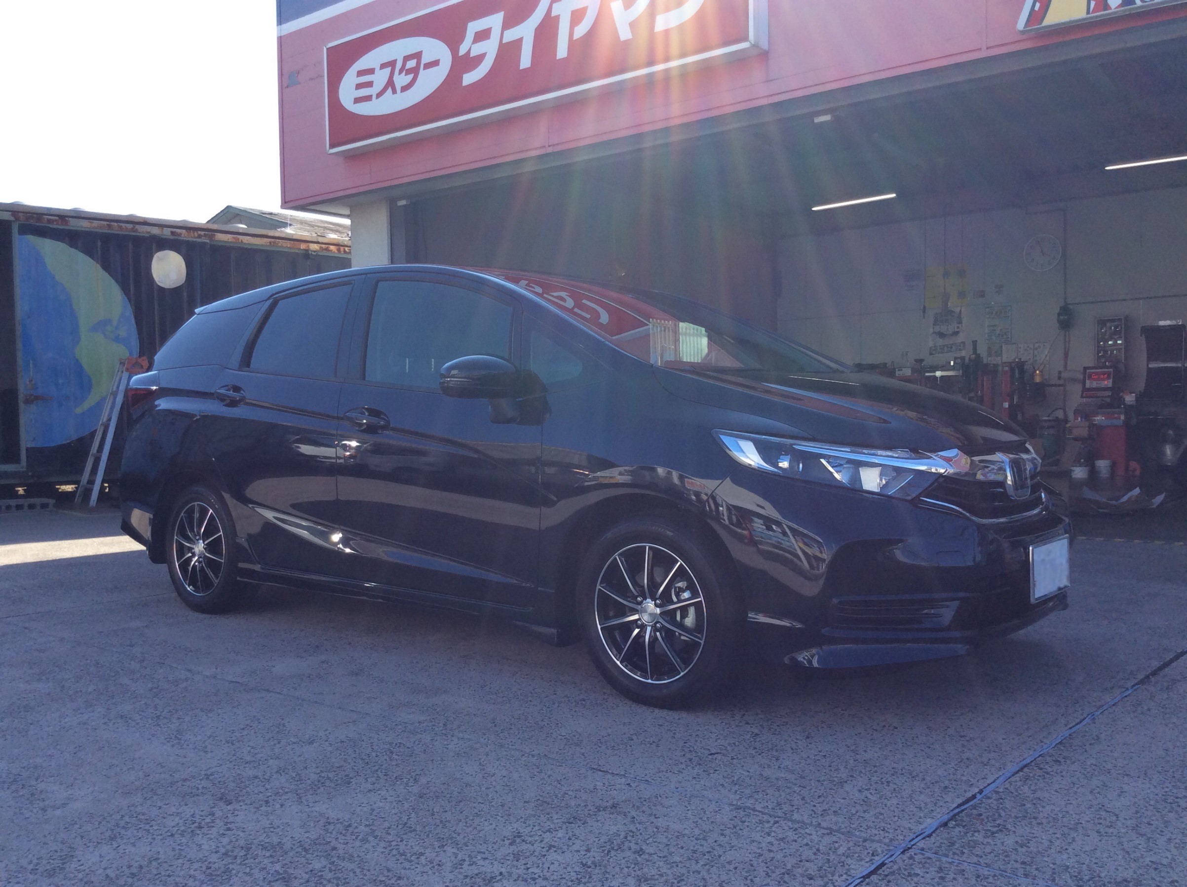 ホンダシャトルにブリヂストン製ｎｅｗホイールをお取り付けしました スタッフ日記 ミスタータイヤマン 米子店 鳥取県のタイヤ カー用品ショップ ブリヂストンのタイヤ専門店