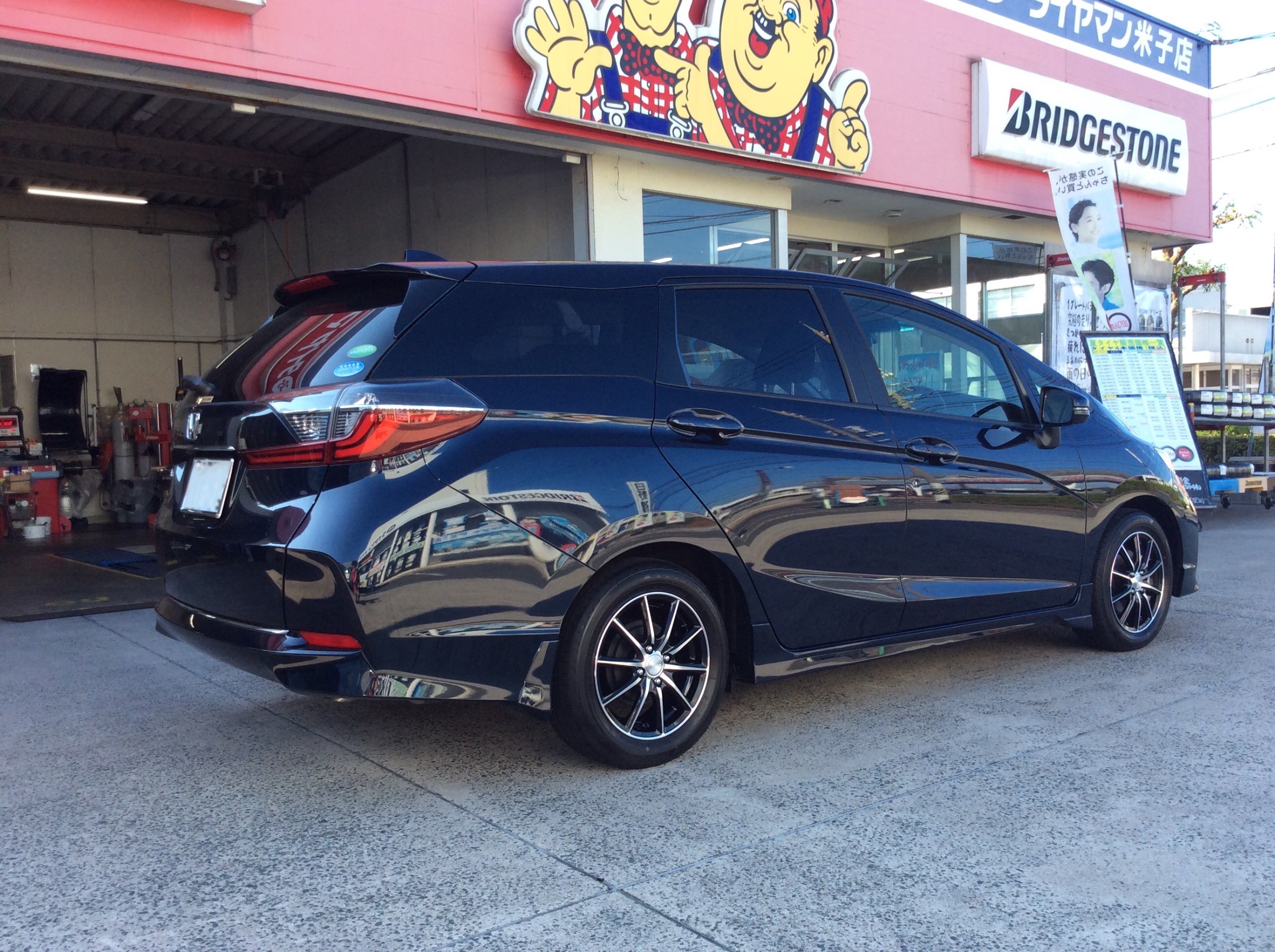 ホンダシャトルにブリヂストン製ｎｅｗホイールをお取り付けしました スタッフ日記 ミスタータイヤマン 米子店 鳥取県のタイヤ カー用品ショップ ブリヂストンのタイヤ専門店