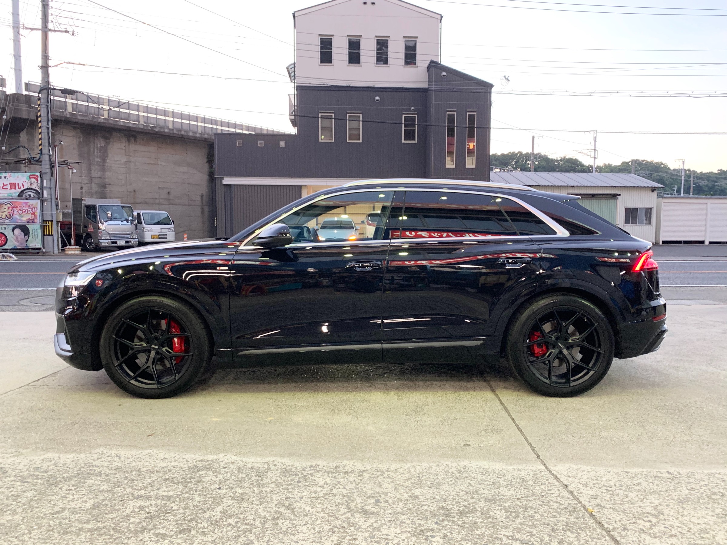 アウディ　Audi Q8 22インチホイールセット 285/40R22 Audi Q8 22inch ホイール （アウディ Q8 285/40R22 タイヤ交換
