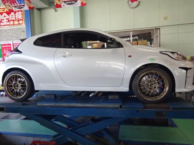 GRヤリス ホイールマッチング 8.5J-18+30 235/40R18 | トヨタ