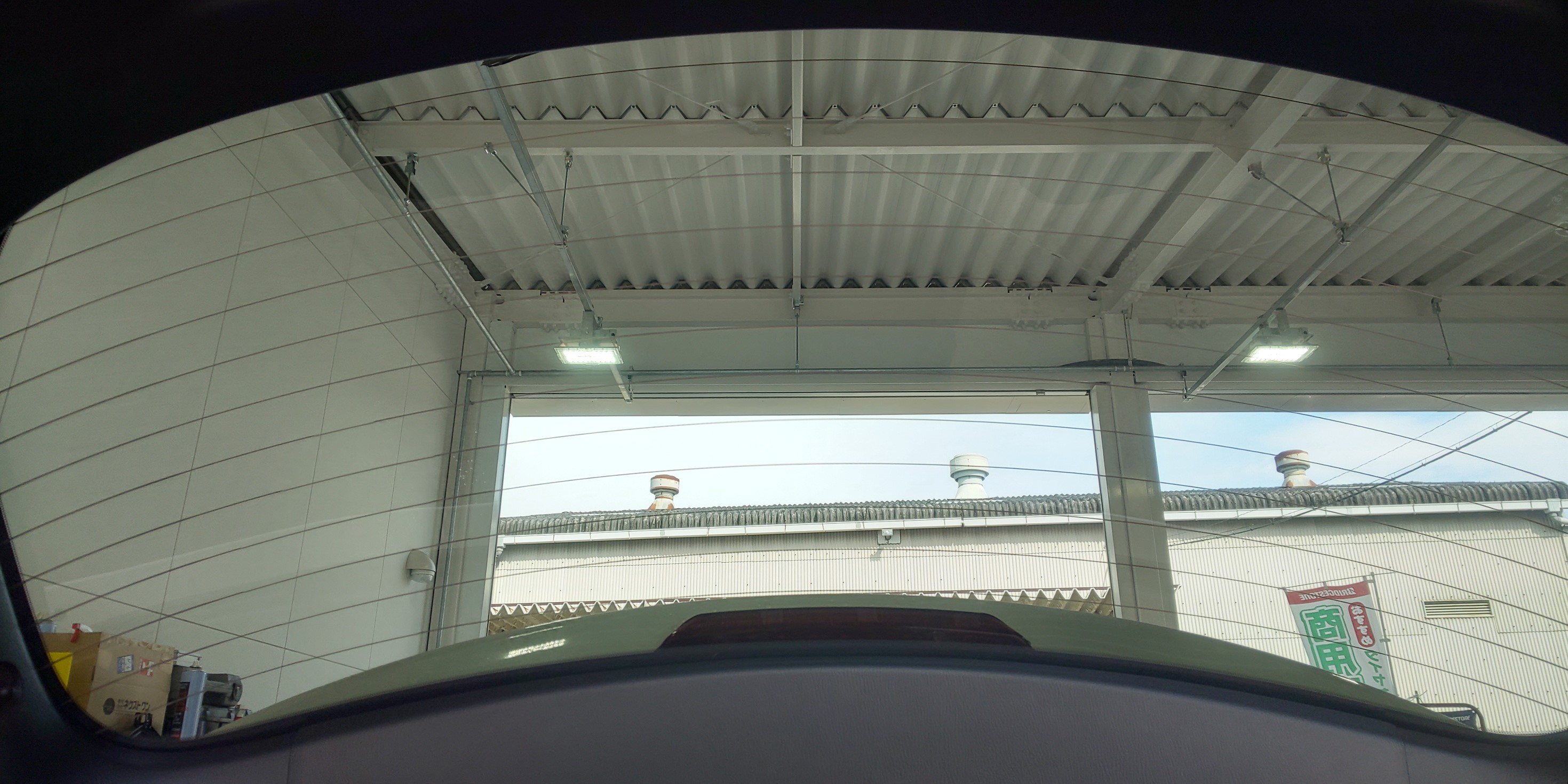 アクセラ シャトル リアガラスカーフィルム施工 マツダ アクセラ その他 スタッフ日記 ミスタータイヤマン 桜井 奈良県のタイヤ カー用品ショップ ブリヂストンのタイヤ専門店