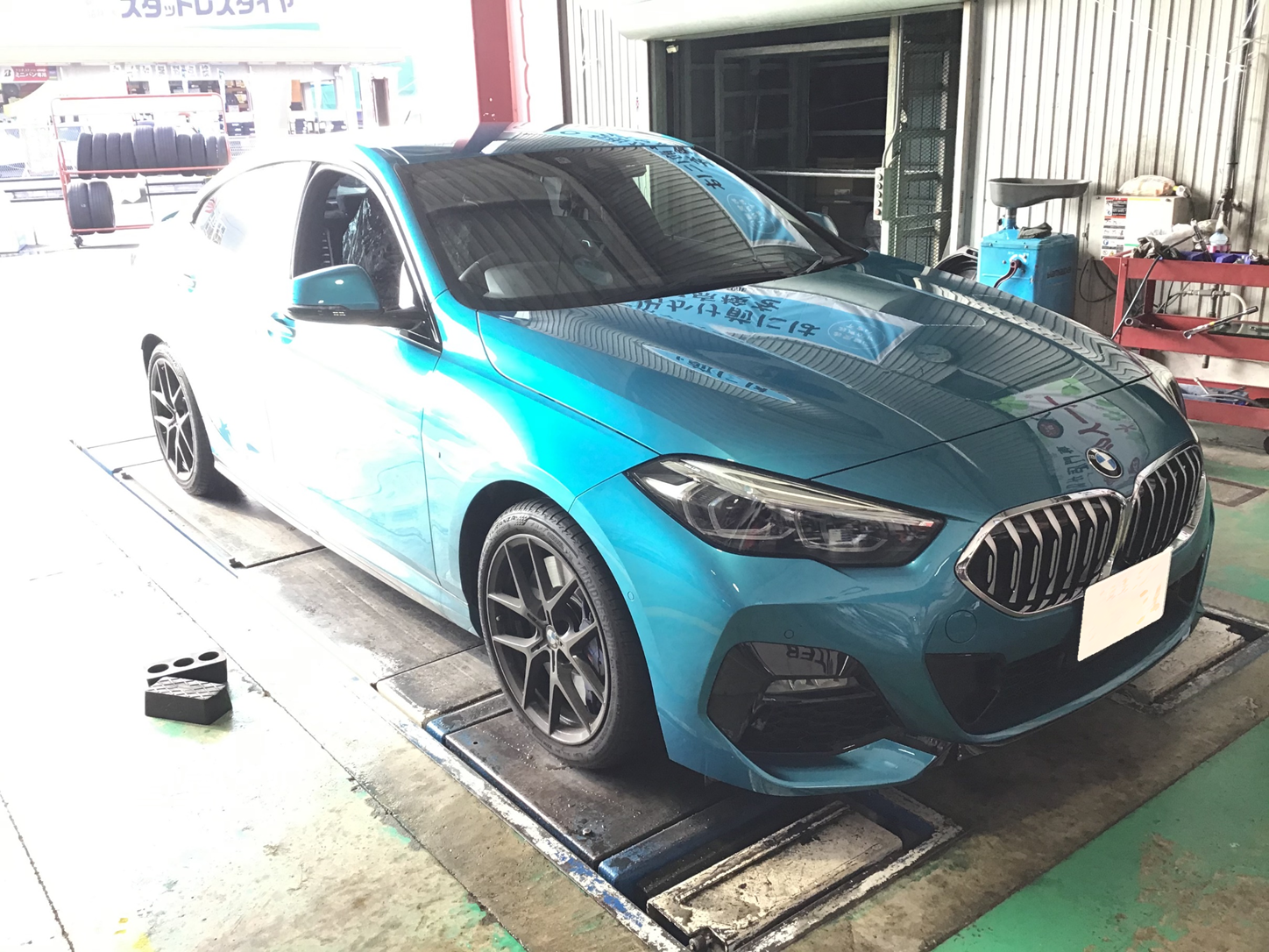 青のキャリパー Bmw スタッフ日記 ミスタータイヤマン 多治見店 タイヤ カー用品ショップ ブリヂストンのタイヤ専門店